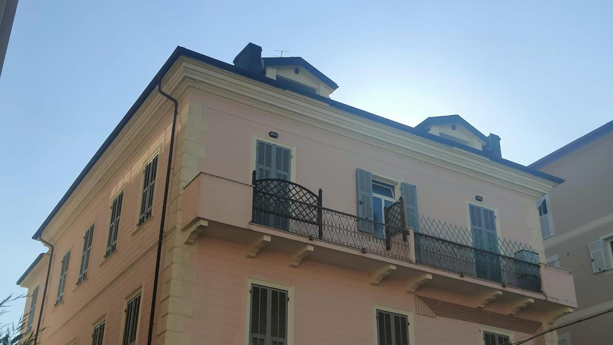 Ferienwohnung Il Gioiello Di Pietra Pietra Ligure Exterior foto